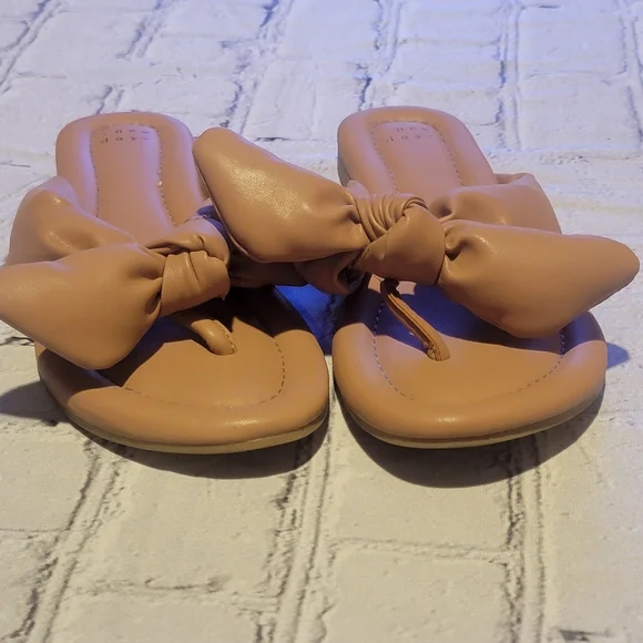 NWOT - A New Day Tan Puffy Sandals Sz 8.5 - Picture 7 of 8
